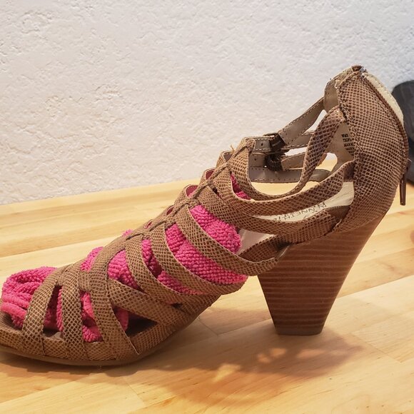 Strappy Heeled Sandals - Picture 3 of 7